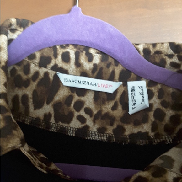 QVC ISAAC MIZRAHI leopard blouse - Picture 2 of 3